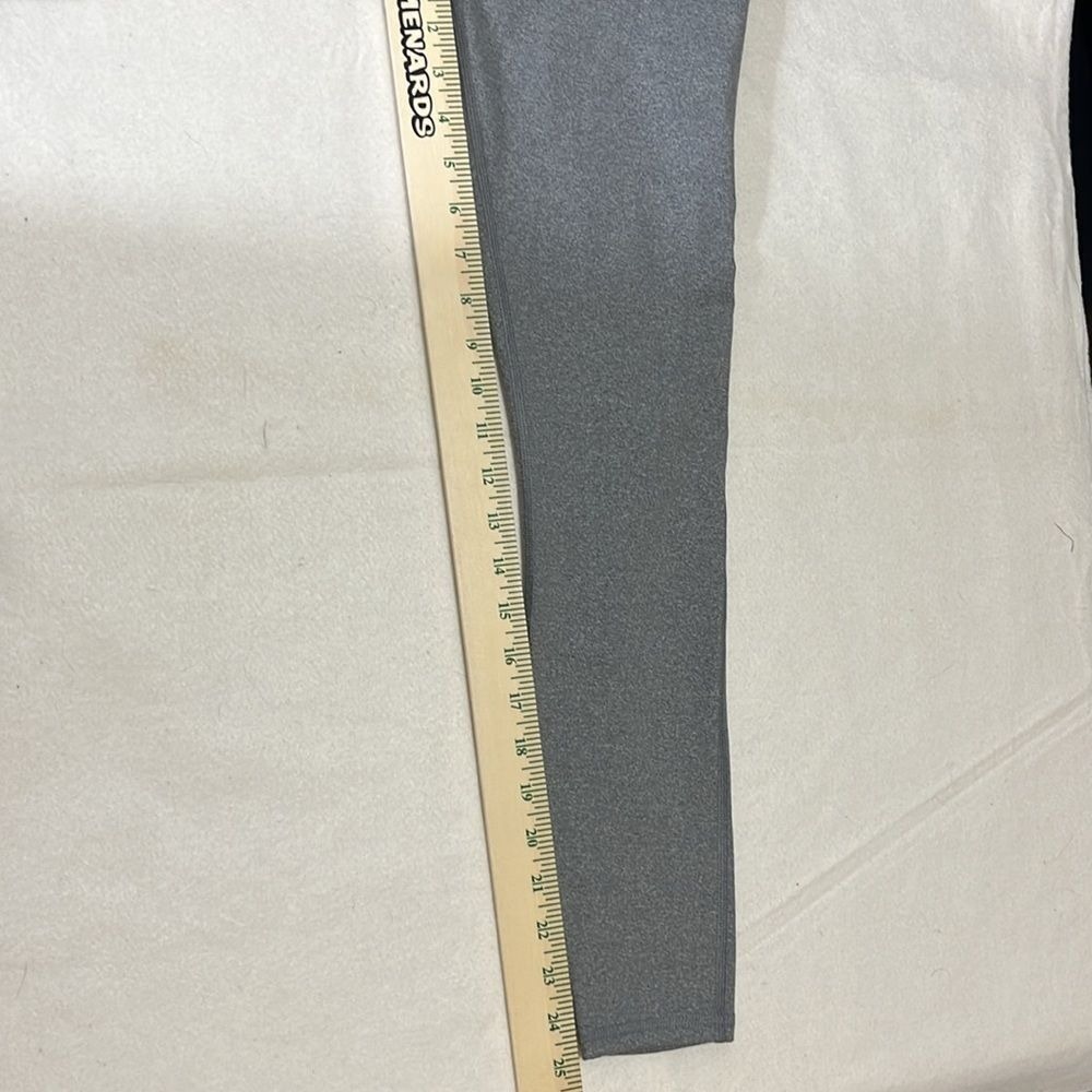 Fabletics Leggings Full‎ Length Womens Size XS Grey Hidden Pocket - Picture 8 of 9